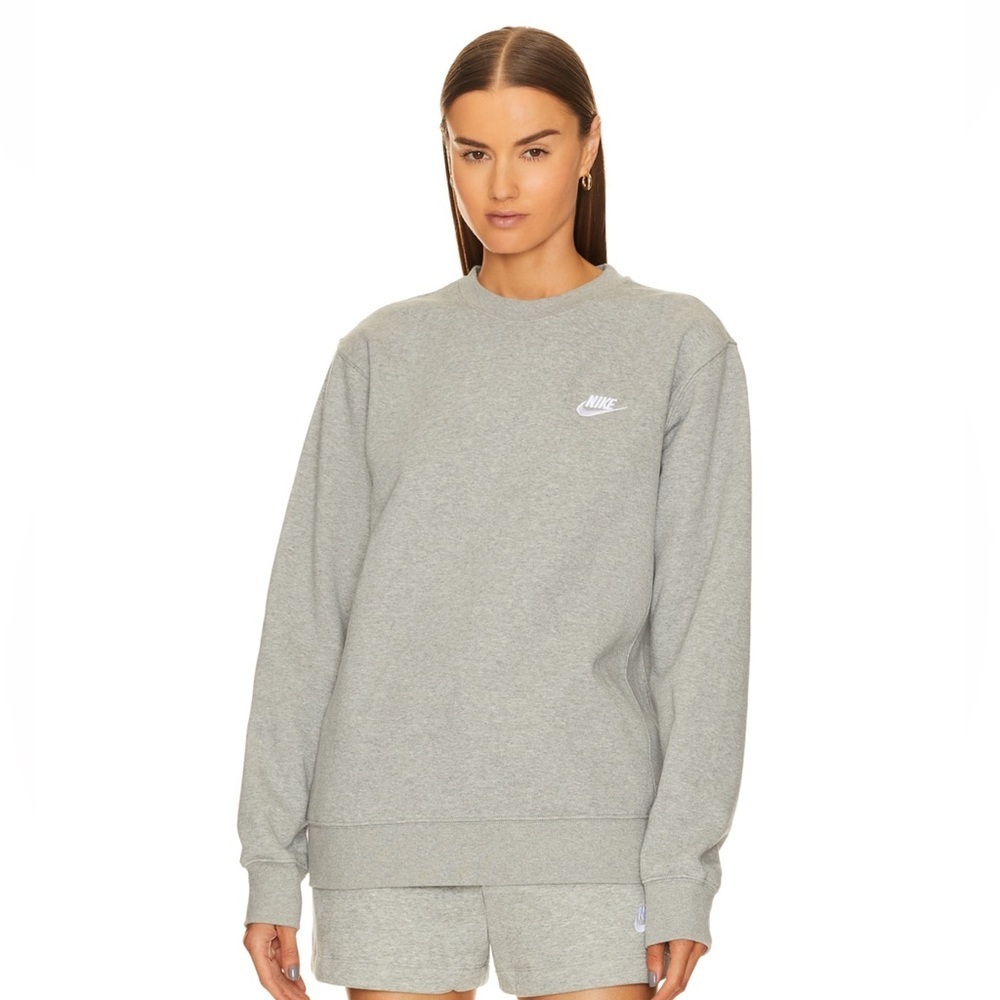 Nike NSW Club Crew in Dark Gray Heather & White Size XL